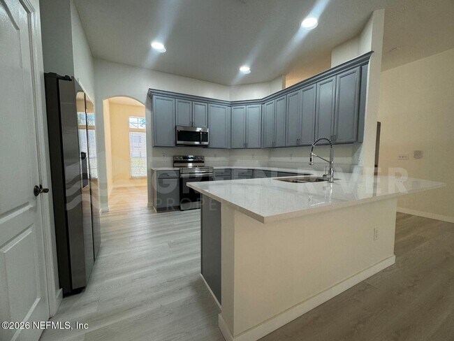 Building Photo - 3176 Tower Oaks Dr