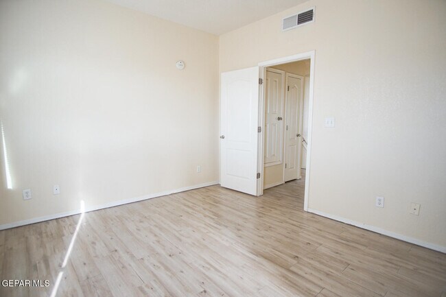 Building Photo - 5904 Cielo Del Rey Pl