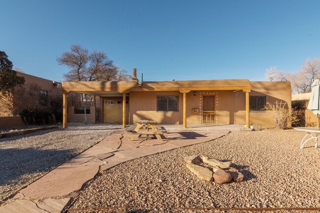 Building Photo - Santa Fe Traditional Home
