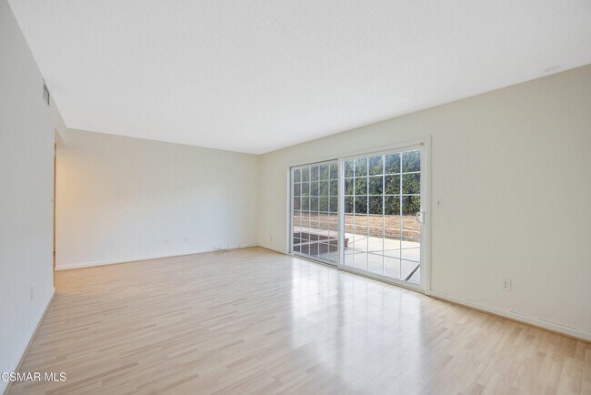 Building Photo - 2087 Rhoda St