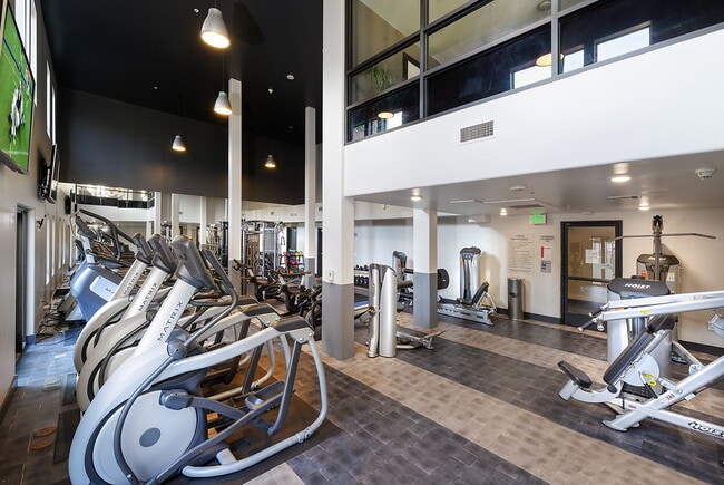 Building Photo - 5600 Wilshire