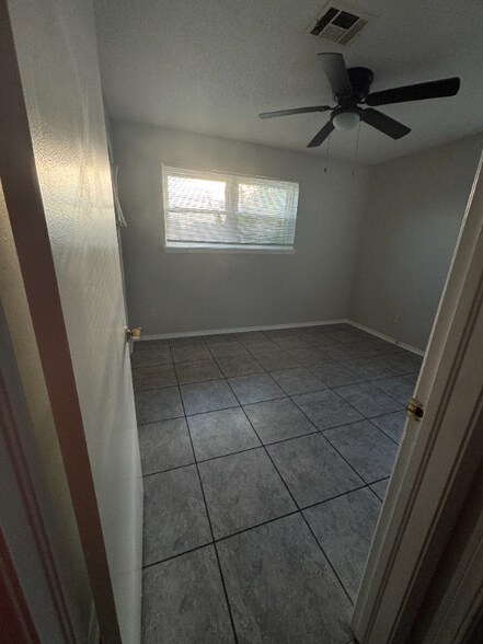 Building Photo - 5 NE 3rd St