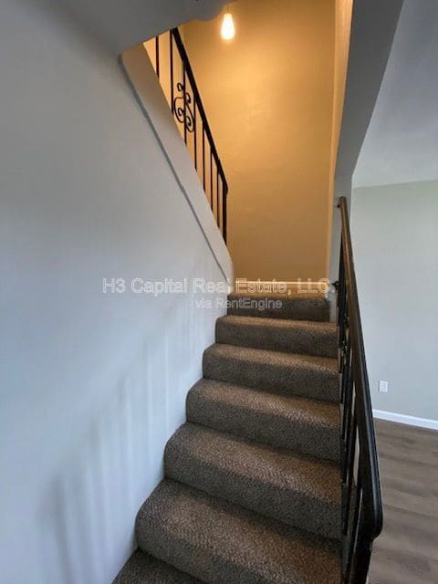 Building Photo - 108 Sunnyside St