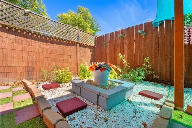 Building Photo - 8404 Misty Pass Way