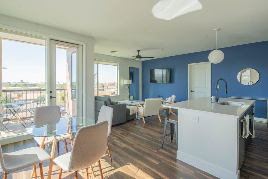 Building Photo - 701 W Rio Salado Pkwy