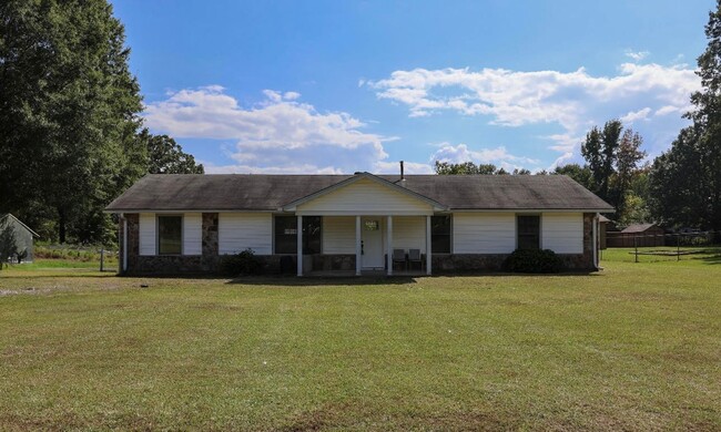 Primary Photo - Country Living, Open Concept