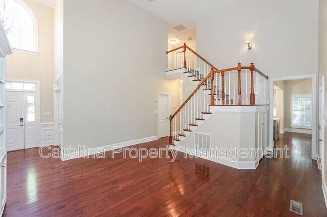 Building Photo - 181 Streamside Pl