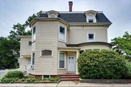 Building Photo - 18 Summit Ave