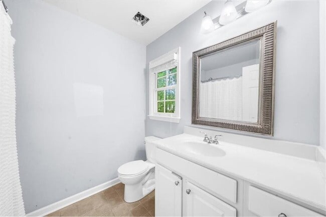 Building Photo - 5667 Colton Dr NE