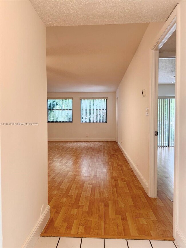 Building Photo - 8100 Geneva Ct