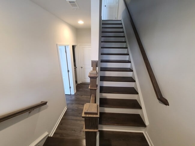 Building Photo - 3 Bed and 3 Bath Brand new ready for move-...