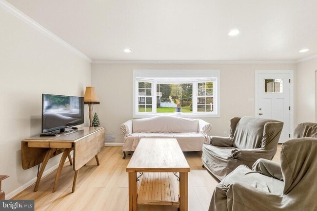 Building Photo - 7810 Kalorama Rd