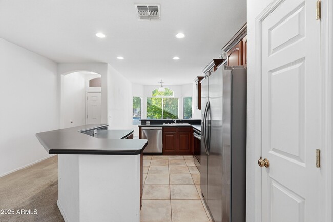 Building Photo - 14568 W Crocus Dr