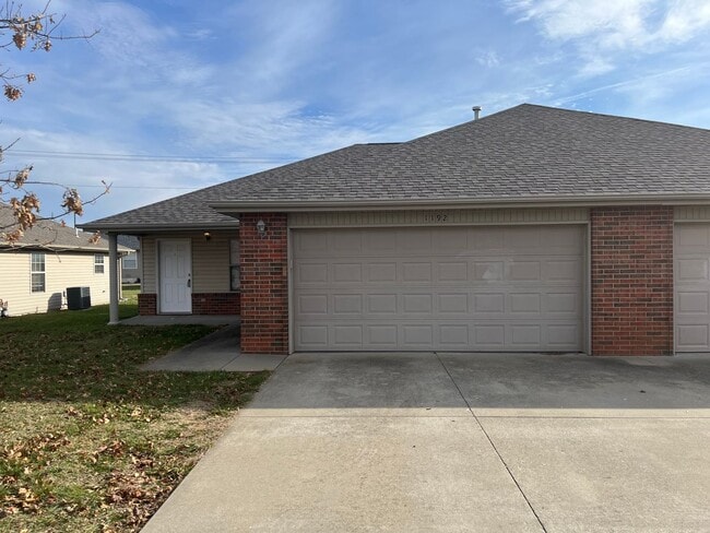 Primary Photo - 1188/1192 N Northwood Ave.