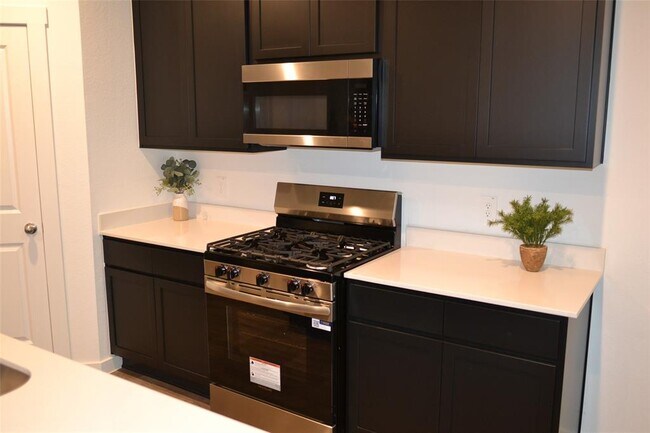 Building Photo - 1607 Portorosso Dr