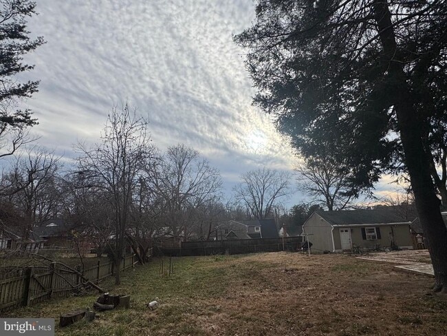 Building Photo - 491 N Latham St