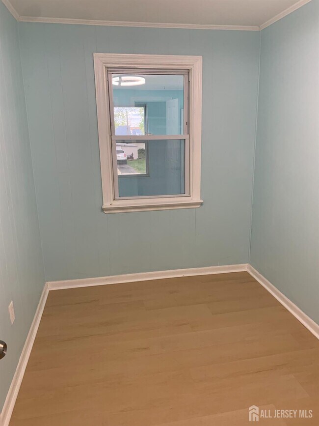 Building Photo - 47 Holly St