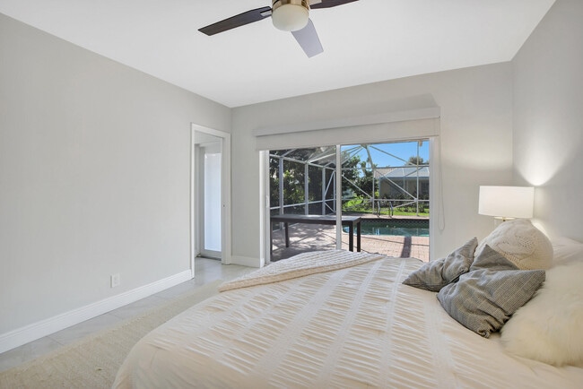 Building Photo - 1300 SW 13th St