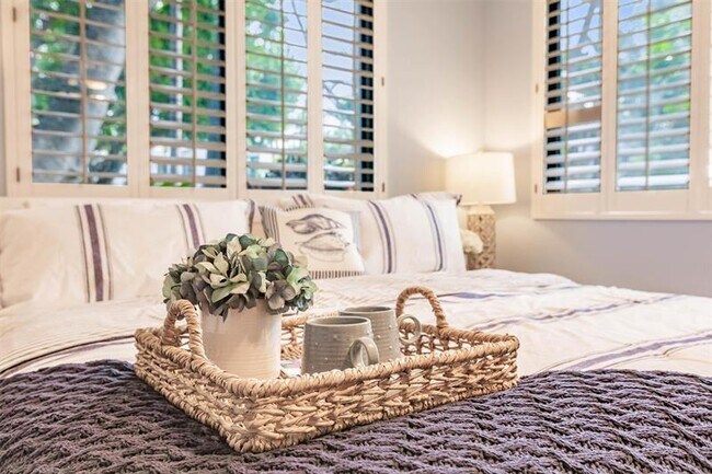 Building Photo - 1665 S Ocean Ln