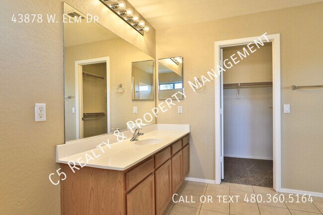 Building Photo - 3 bedroom Plus Den Home in Maricopa with N...