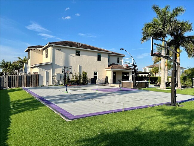 Building Photo - 11 NW 122nd Ave