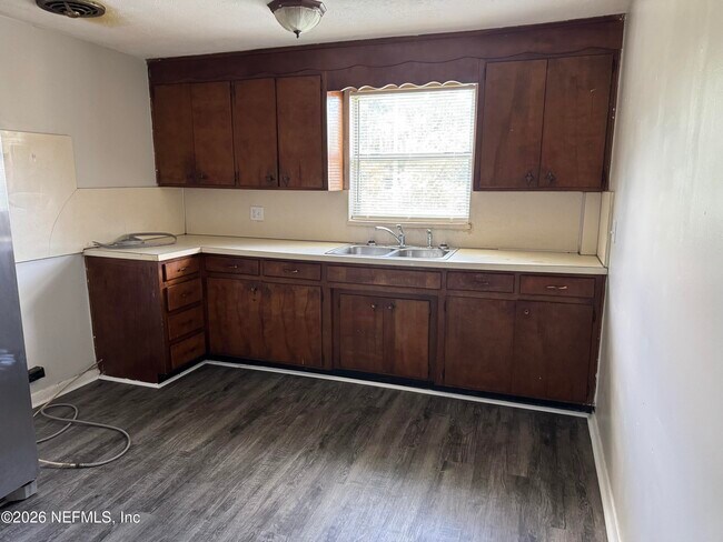 Building Photo - 325 Centura Dr