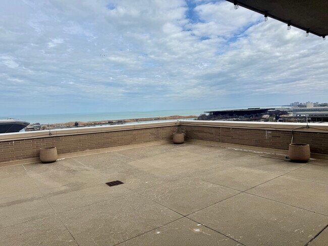 Building Photo - 1515 S Prairie Ave