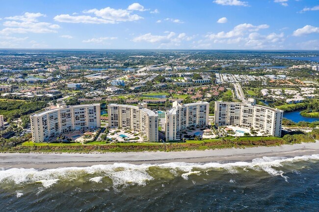 Building Photo - 300 Ocean Trail Way