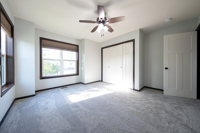 Building Photo - 2638 Vierling Dr E