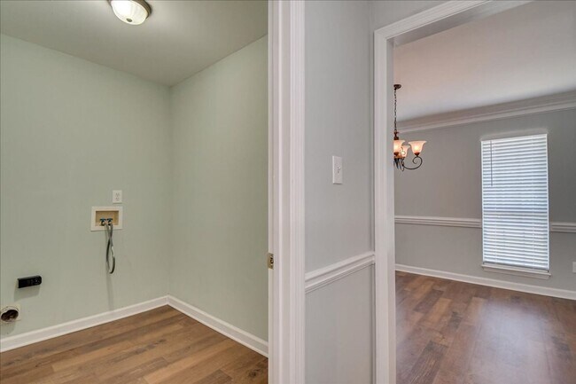 Building Photo - 1316 Maple Leaf Ct
