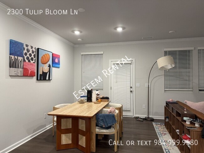 Building Photo - 2300 Tulip Bloom Ln