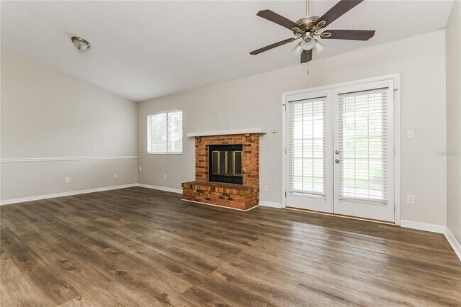 Building Photo - 1517 Colony Ave