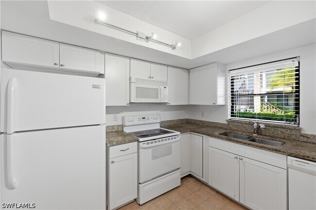 Building Photo - 28161 Pine Haven Way