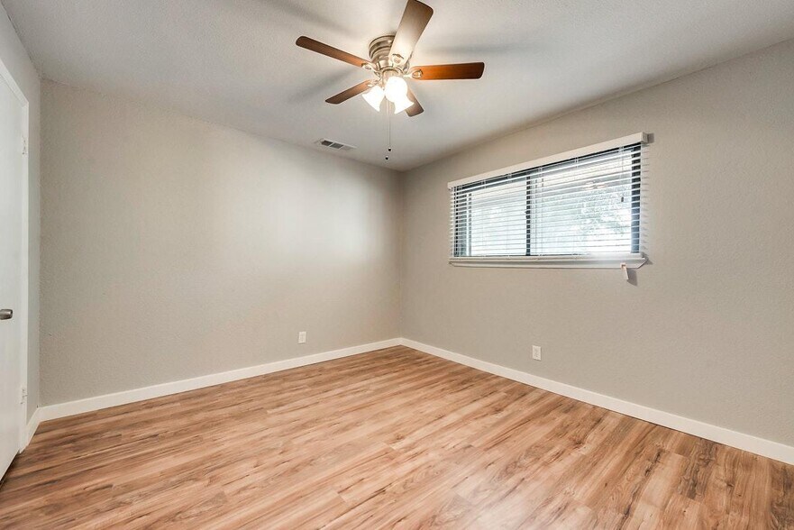 Building Photo - 4114 Avondale Ave