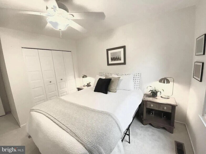 Building Photo - 15902 Yukon Ln