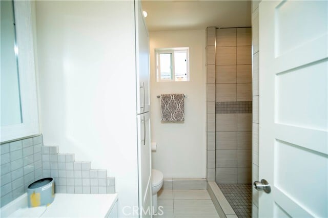 Building Photo - 8135 Noble Ave