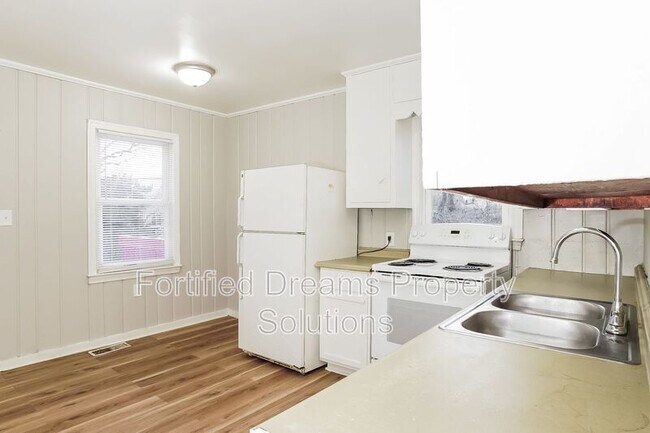 Building Photo - 401 Gregory St SW