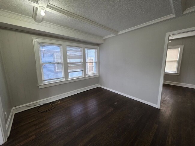 Building Photo - Spacious 4 Bedroom Home with Classic Charm