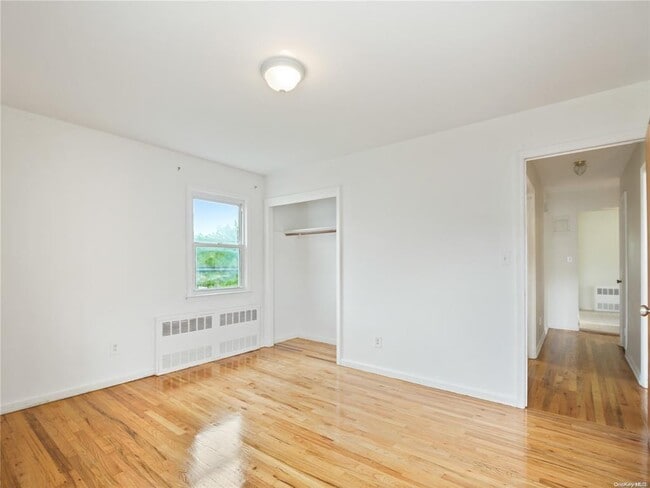 Building Photo - 3926 Clearview Expy