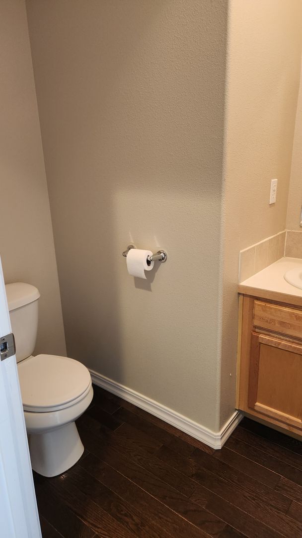 Building Photo - 3 bedroom 2.5 Bath house near Park Orchard...
