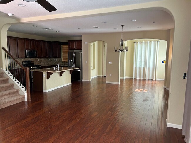 Building Photo - 374 W Abbey Ln