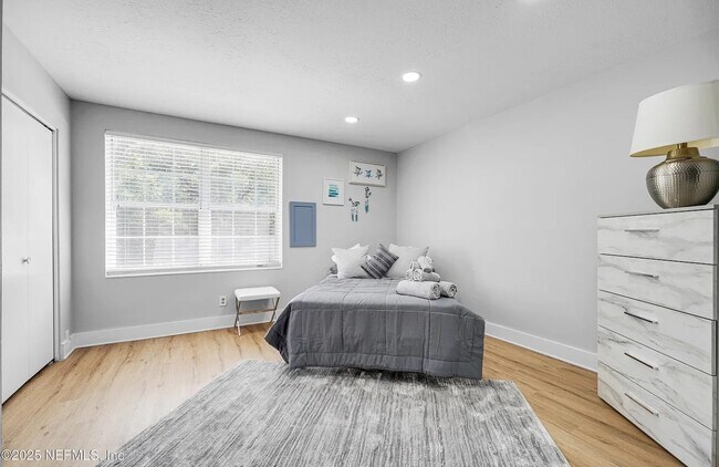 Building Photo - 4315 Plaza Gate Ln S