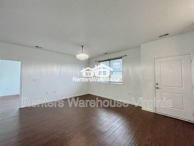 Building Photo - 1713 Dresdon Ln