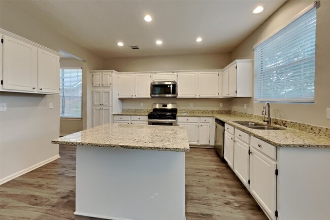 Building Photo - 4906 Echo Falls Dr