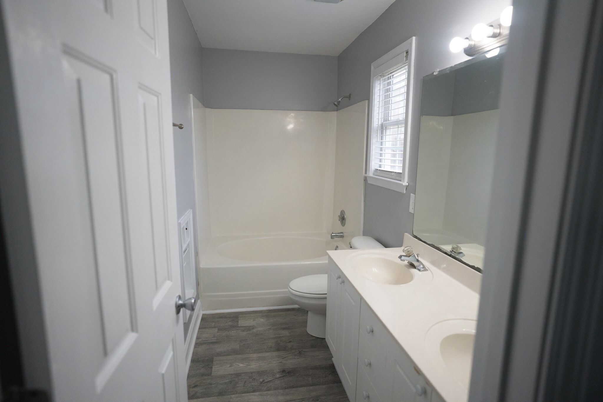 Master Bath - 6312 Branford Rd