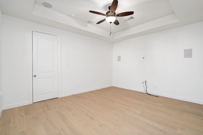 Building Photo - 2600 Chester Dr