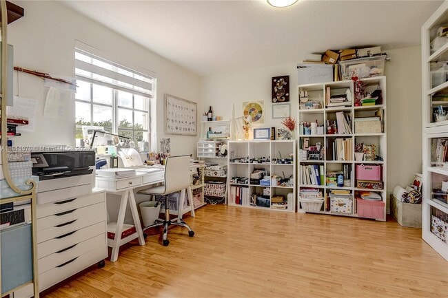 Building Photo - 4322 Fox Ridge Dr