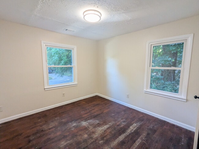 Building Photo - 2871 Marco Dr NW