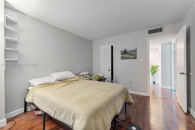 Building Photo - 18011 Biscayne Blvd