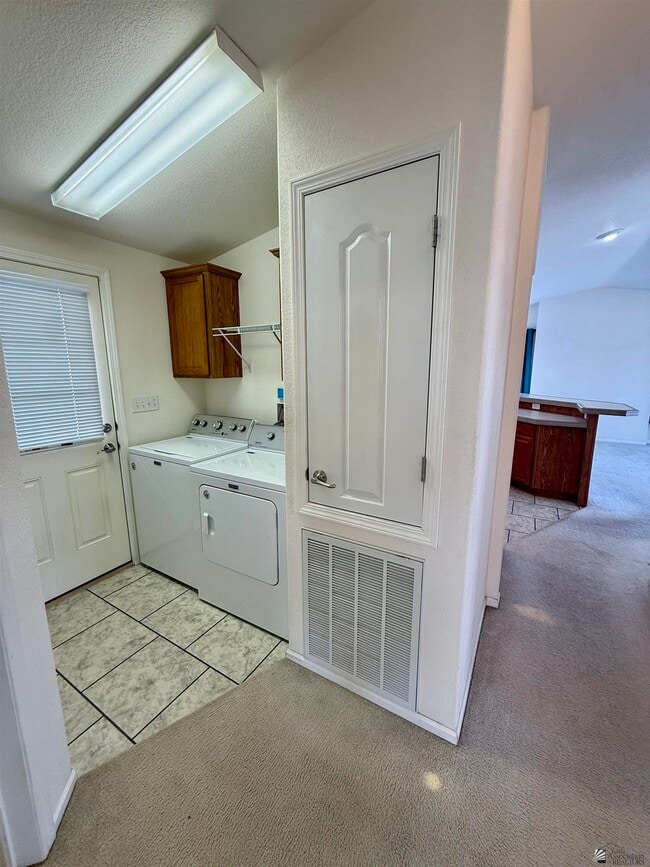 Building Photo - 13239 E 48th Dr